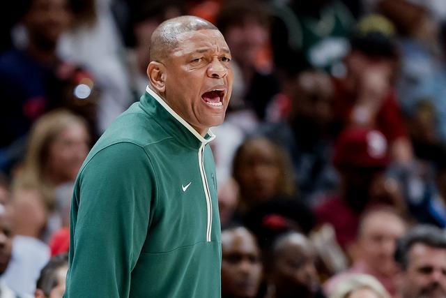 单场8次失误！亚当斯：我要做好反思 控制失误