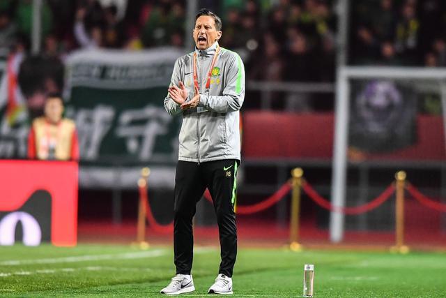 欧洲金靴实时榜单：莱万领跑 萨拉赫位列次席