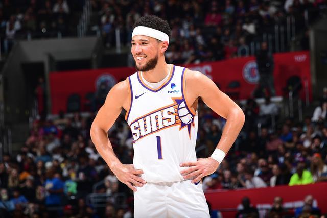 欧洲金靴实时榜单：莱万领跑 萨拉赫位列次席