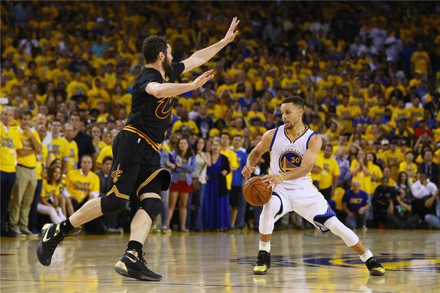 沙滩运动凭什么吸引人？听听亚沙会两位中国旗手怎么说沙滩运动凭什么吸引人？听听亚沙会两位中国旗手怎么说